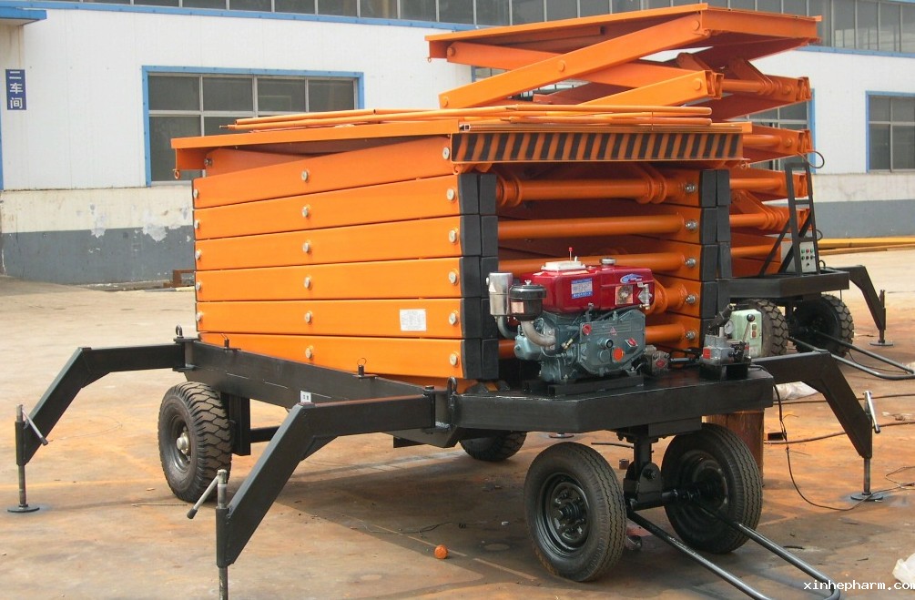 四轮移动剪叉式升降机